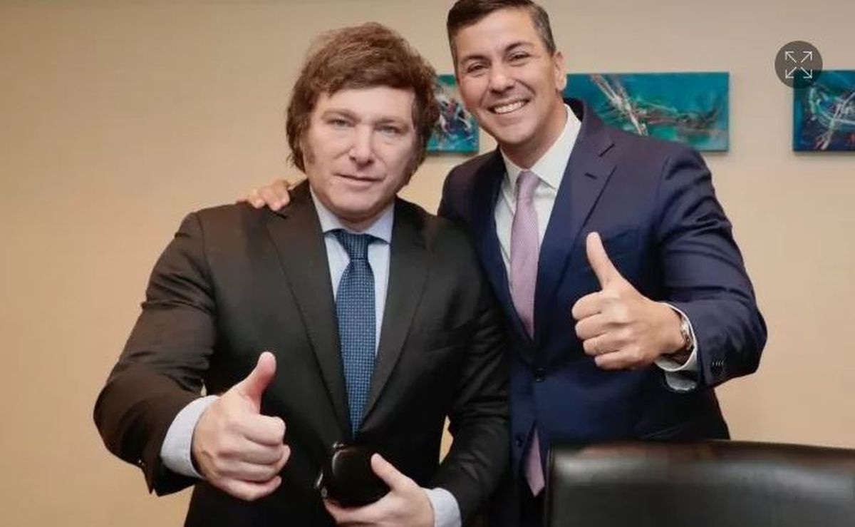 Milei con Santiago Peña, presidente de Paraguay. Milei con Santiago Peña, presidente de Paraguay.