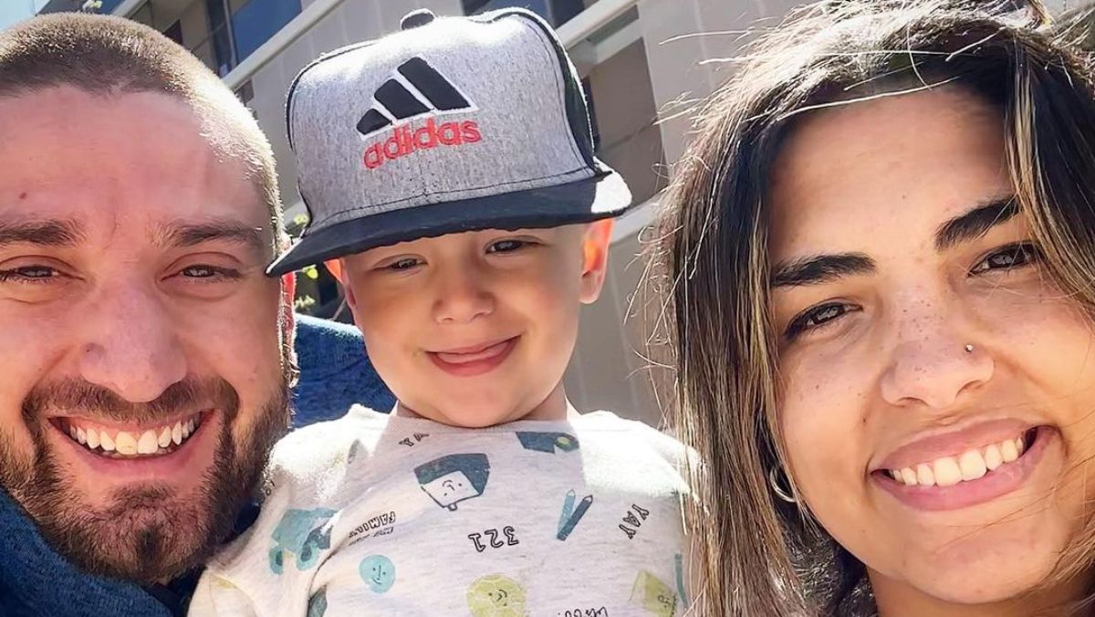 Todos por Beni. Lo que ayer fue angustia y lágrimas, hoy son sonrisas. La campaña solidaria ayudó a ello y el pequeño Benicio Ragusa sanó de su cáncer en Barcelona.