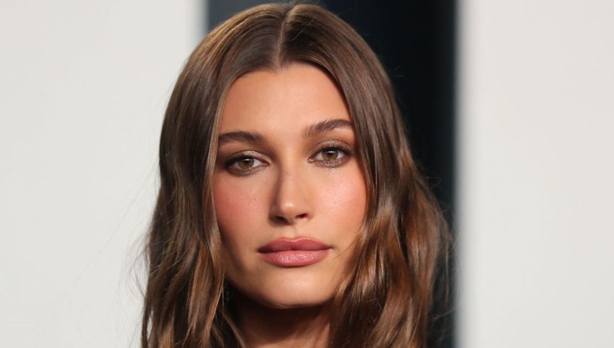 Hailey Bieber explicó que su rutina de skincare consta de tan solo 5 pasos