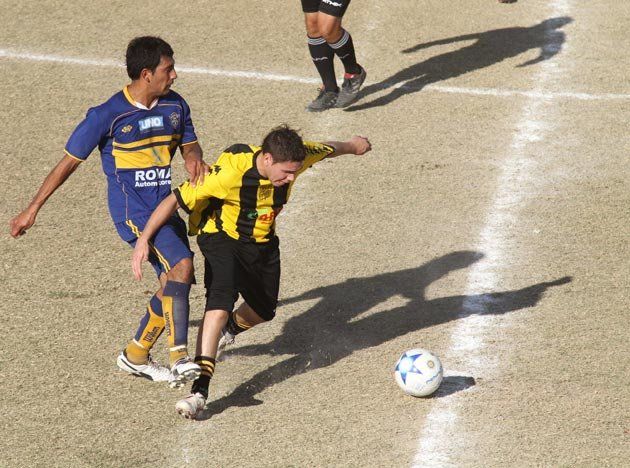 Villa Atuel ganó y definirá el título con Monte Comán en la última fecha