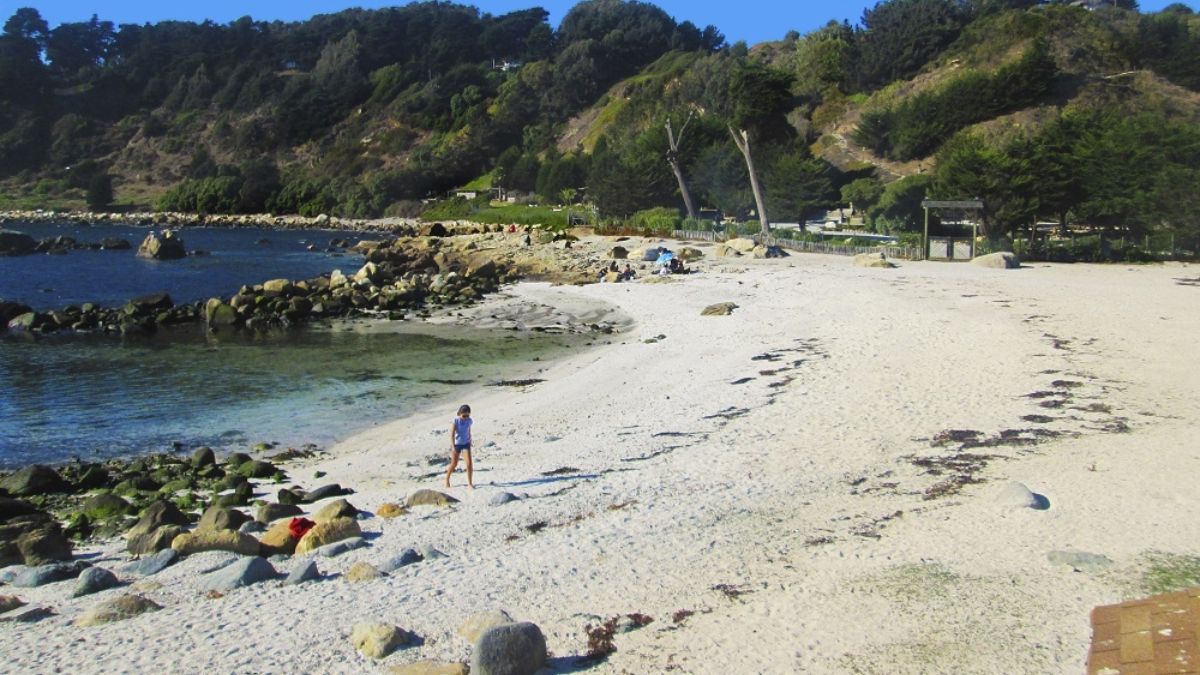 La playa El Tebo causa furor en el turismo de Chile. La playa El Tebo causa furor en el turismo de Chile.