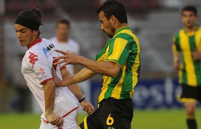 En Mar del Plata, Aldosivi goleó al cada vez más complicado Huracán