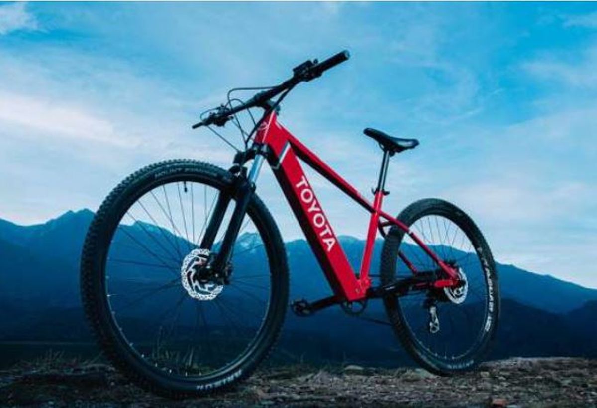 The T-Bike is an e-mountain bike designed for both city commuting and outdoor exercise.