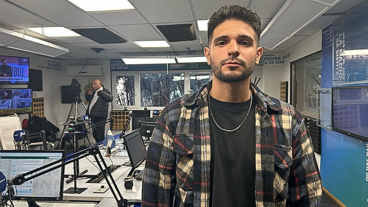 Alejo Arias visitó los estudios de Grupo América y contó cómo fue su detención en el Salvador. Foto: Julián Imazio