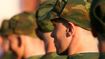 Un militar ruso mató a tiros a un oficial, a dos soldados y luego se suicidó