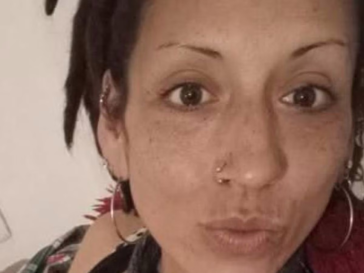 Intensa búsqueda. Débora Damaris Bulacio Del Valle desapareció en Necochea y el principal apuntado es su novio que está detenido. Intensa búsqueda. Débora Damaris Bulacio Del Valle desapareció en Necochea y el principal apuntado es su novio que está detenido. 