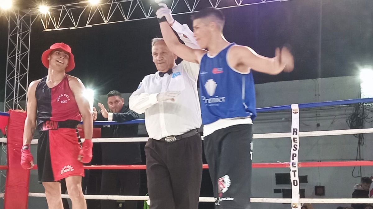 Axel Zarate es consagrado ganador de la pelea de fondo en un disputado combate ante Damián Castro. Axel Zarate es consagrado ganador de la pelea de fondo en un disputado combate ante Damián Castro.
