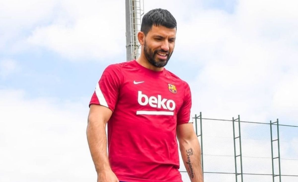 El Kun Agüero se entrena en Barcelona y espera por Messi