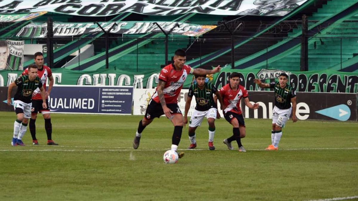 Leandro Corulo se puso el traje de goleador ante el Torito