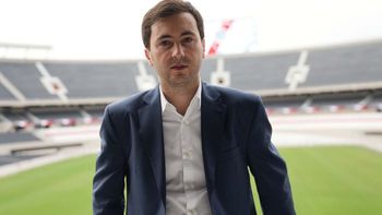 En medio de una gran crisis futbolística, River cerró a su octavo refuerzo En medio de una gran crisis futbolística, River cerró a su octavo refuerzo