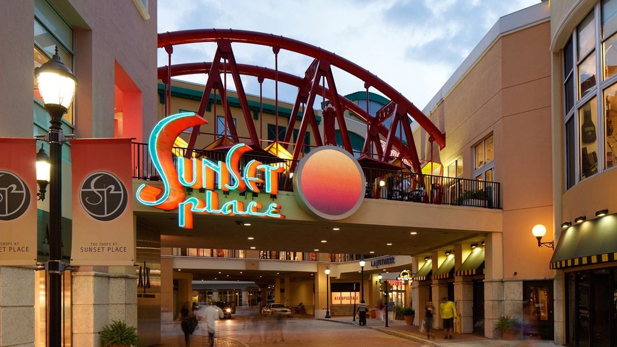 Sunset Place está en decadencia hace años.