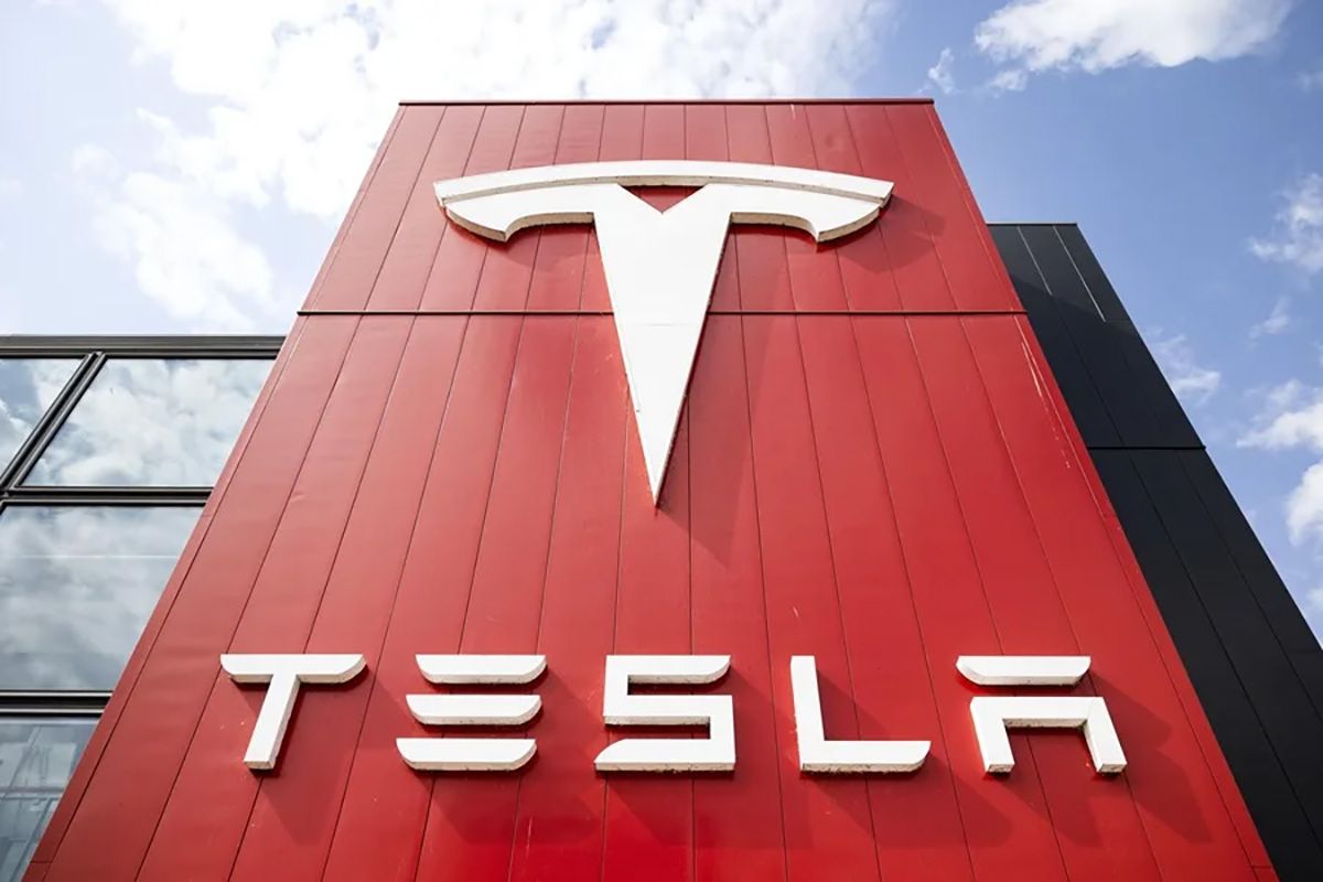 Logo de Tesla (Archivo). Crédito: EFE/EPA/ Ramon Van Flymen.