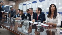 El principal punto que objetó la oposición sobre el proyecto fue la supuesta pérdida de especialidad que sufriría el tribunal.