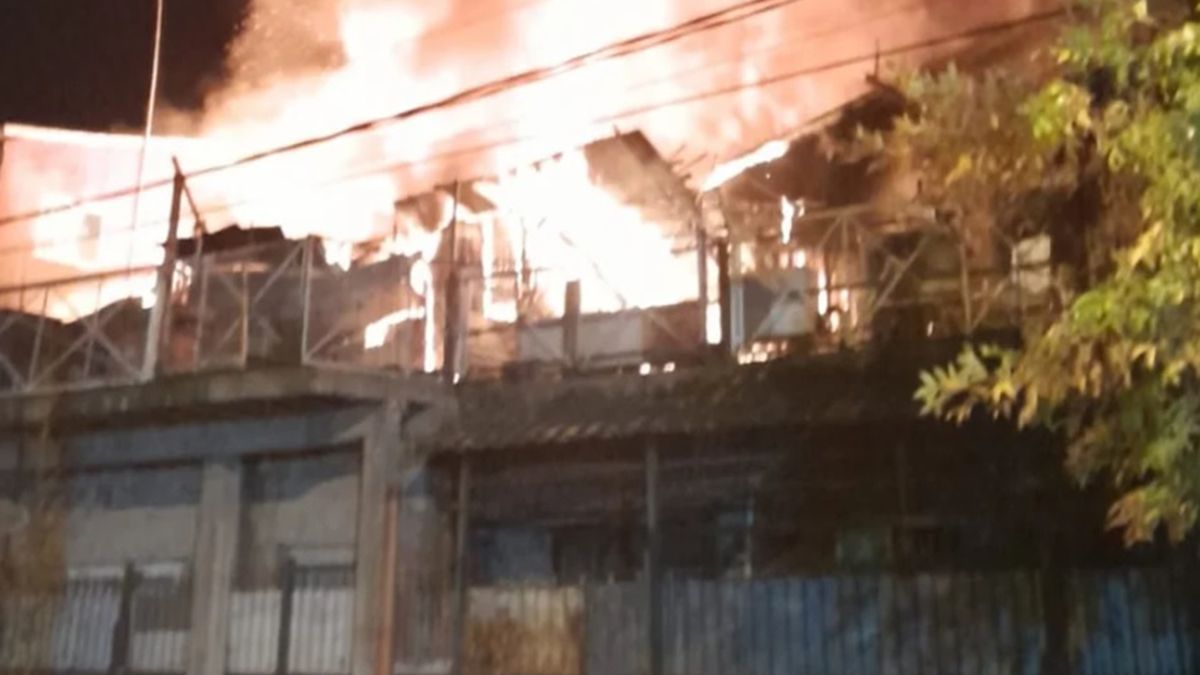 Horror: tres niños murieron en el terrible incendio de una vivienda