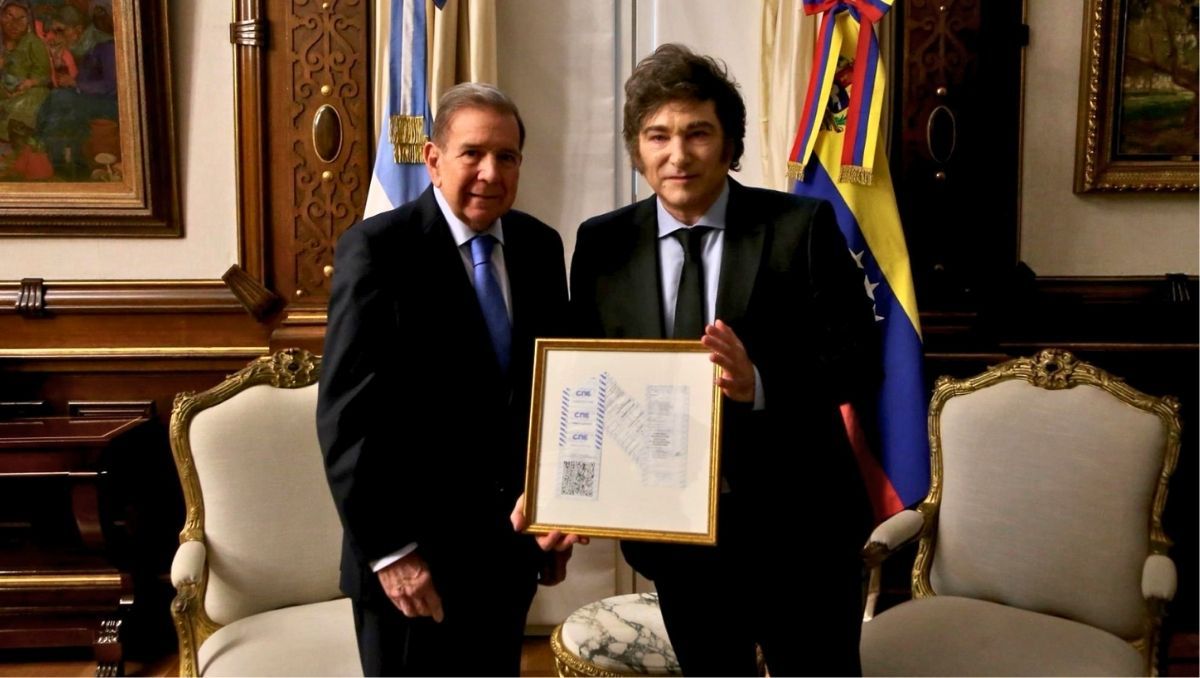 Javier Milei celebró la caída del dictador Nicolás Maduro y pidió que Edmundo González Urrutia asuma la presidencia de Venezuela. Javier Milei celebró la caída del dictador Nicolás Maduro y pidió que Edmundo González Urrutia asuma la presidencia de Venezuela.