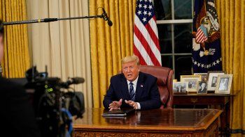 Trump volvió a trabajar al Salón Oval pese a estar contagiado de coronavirus