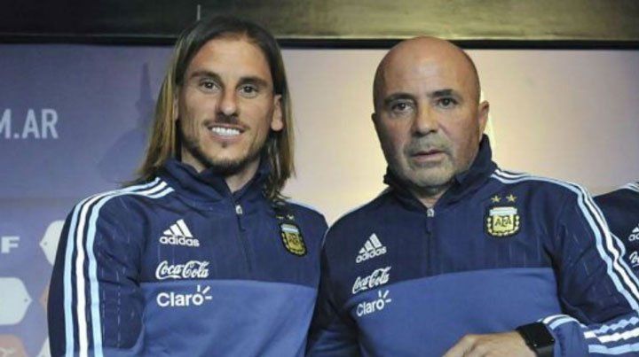 El primero en renunciar