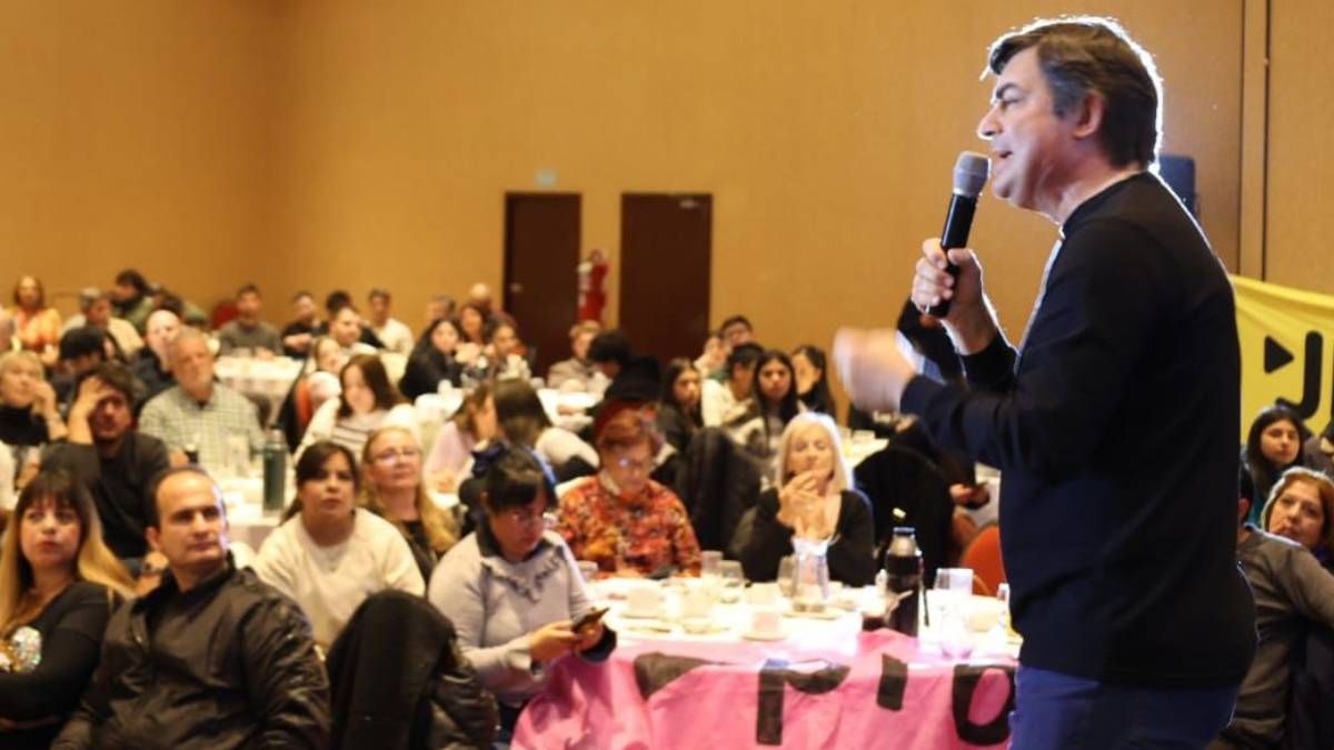 Omar De Marchi reapareció en Mendoza y volvió a cuestionar la gestión de Alfredo Cornejo.