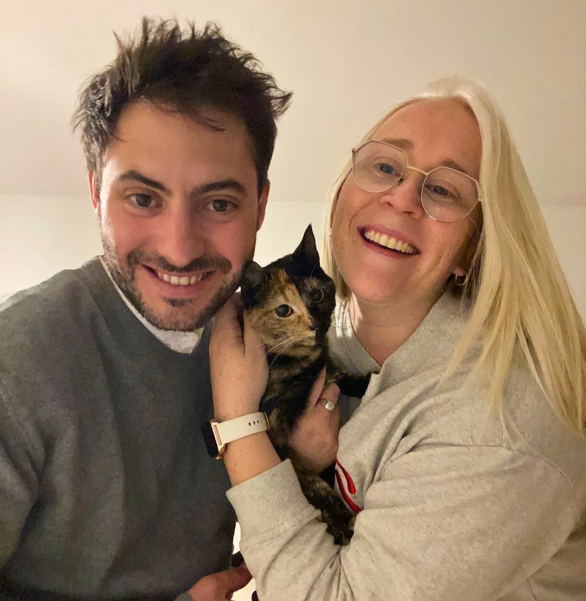 María Laura convive con Ramiro, su pareja desde hace 5 años. "También es sordo y nos entendemos perfectamente", contó. María Laura convive con Ramiro, su pareja desde hace 5 años. "También es sordo y nos entendemos perfectamente", contó.