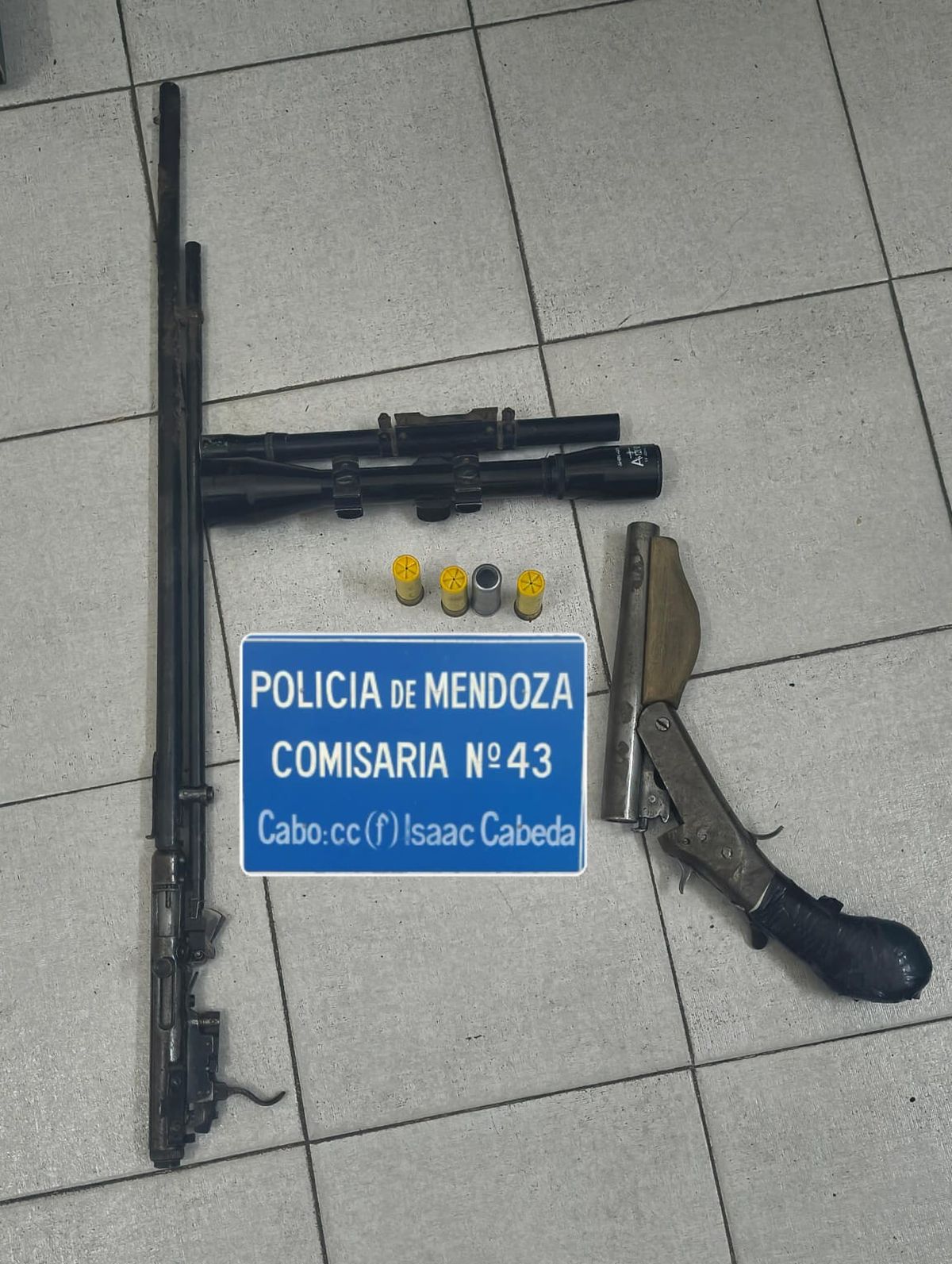 Los elementos secuestrados en el barrio 8 de abril, de Las Heras.