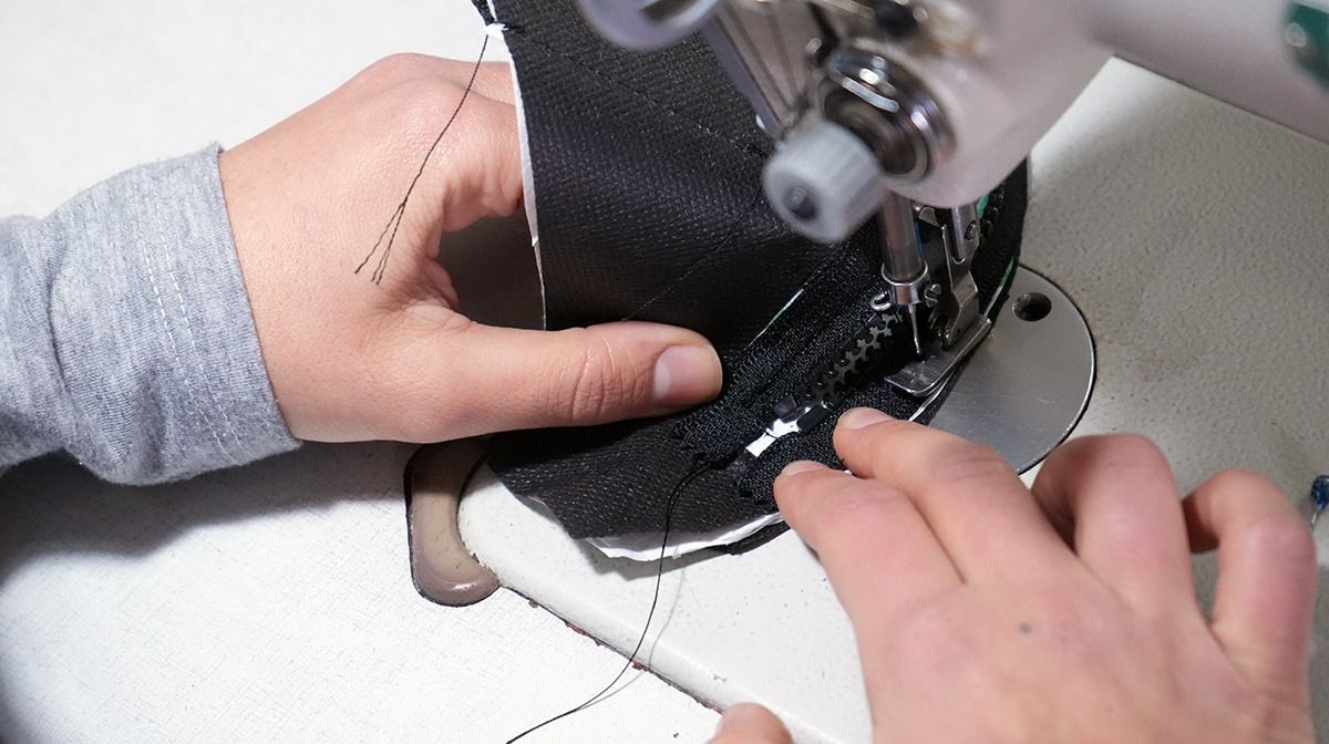 Pía se recibió en 2016 de diseñadora de indumentaria en la Universidad de Mendoza, de donde ahora es profesora. Pía se recibió en 2016 de diseñadora de indumentaria en la Universidad de Mendoza, de donde ahora es profesora.