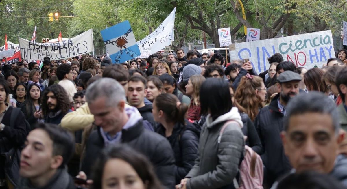 Más de 4.000 personas marcharon esta semana en la UNCuyo.