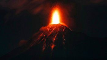 Tres mil evacuados en Guatemala por nueva erupción del volcán de Fuego