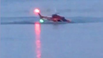Una argentina murió al caer un helicóptero turístico en Nueva York
