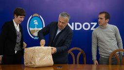 Alfredo Cornejo encabezó la apertura de sobres para la nueva Estación Transformadora Mendoza Norte.