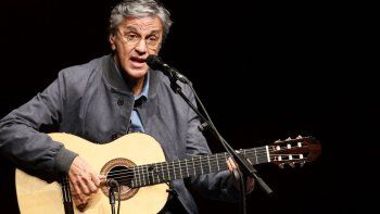 Caetano Veloso: los 75 años del artista que sigue siendo un faro