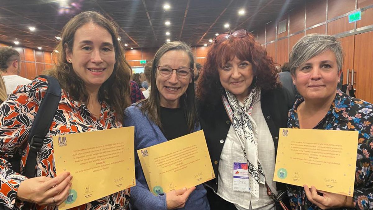 Mariela Slosee, Eugenia Nobatti, Cecilia Repetti y Fabiola Prulletti
