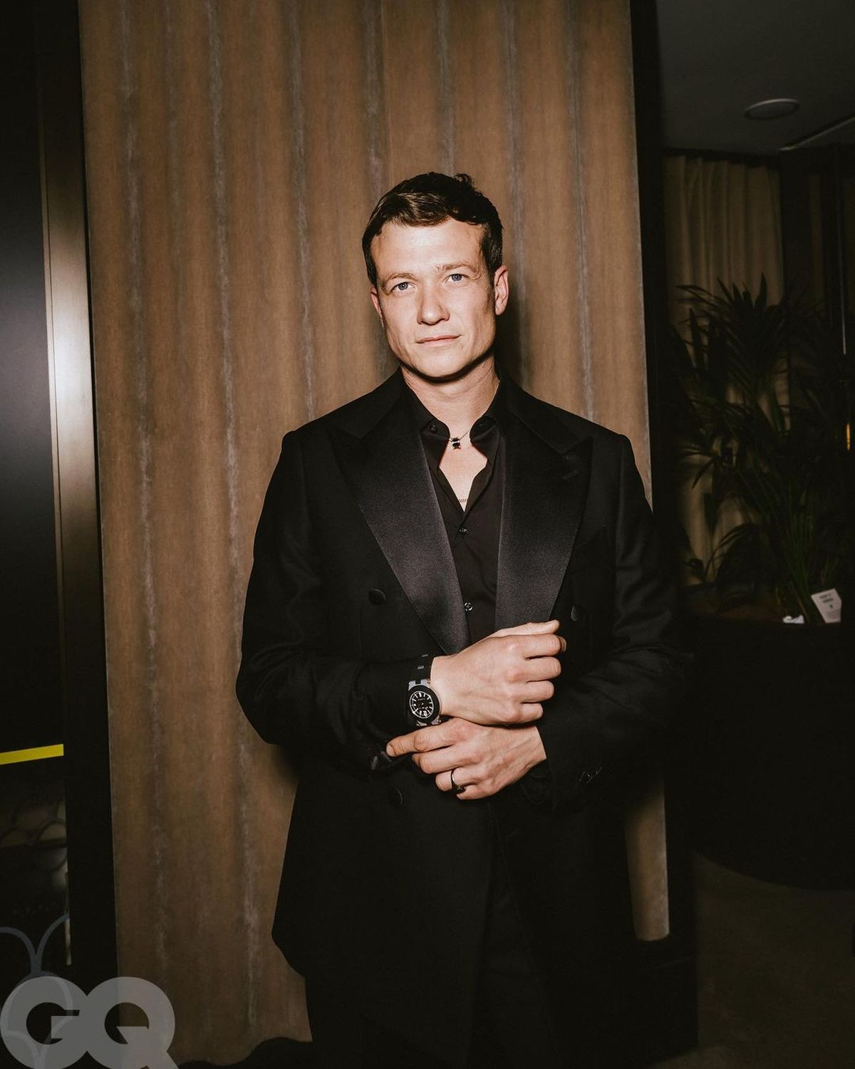 Tras 17 años de Eragon, así se ve hoy Edward Speleers con 35 años