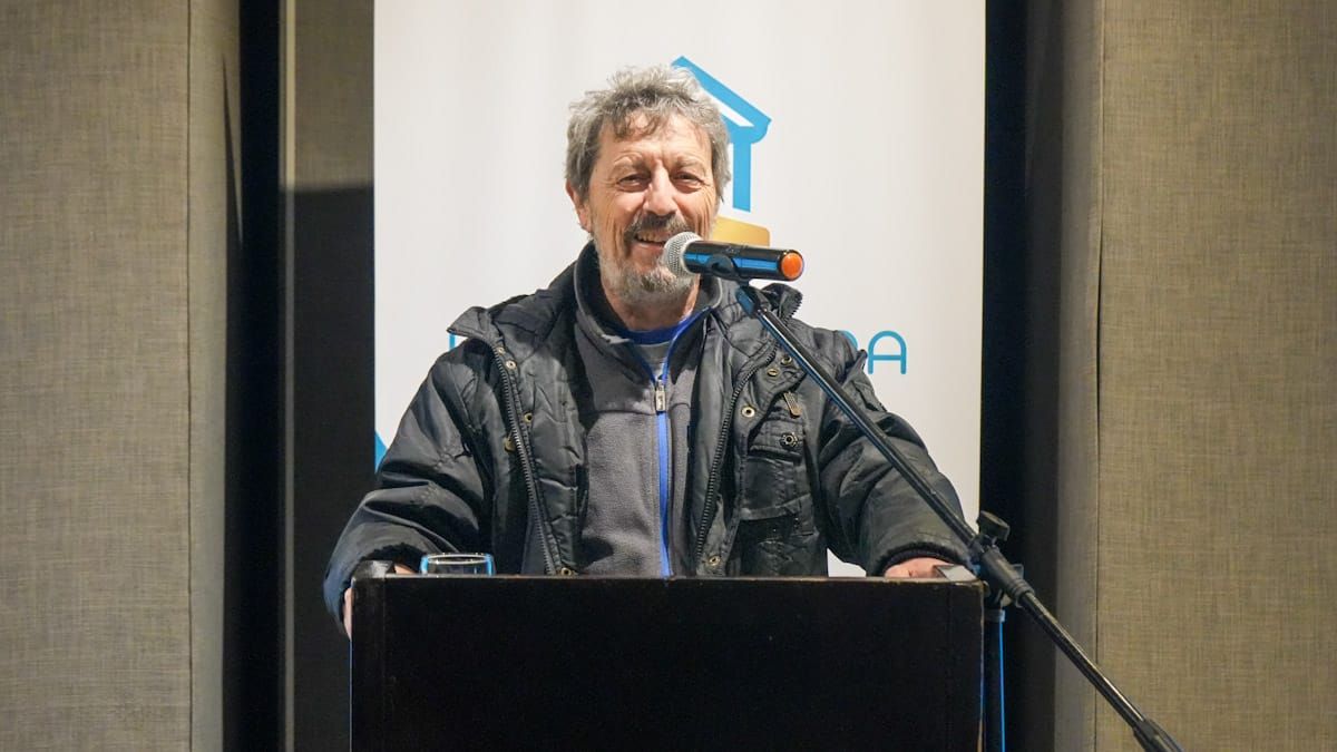 Andrés Gabrielli, conductor del programa de Radio Nihuil, agradeció la distinción legislativa. Andrés Gabrielli, conductor del programa de Radio Nihuil, agradeció la distinción legislativa.