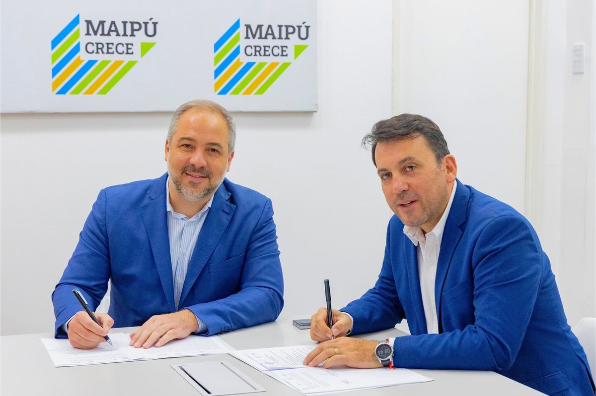 El intendente de Maipú, Matías Stevanato, y el ministro de Educación, Tadeo García Zalazar. El intendente de Maipú, Matías Stevanato, y el ministro de Educación, Tadeo García Zalazar.