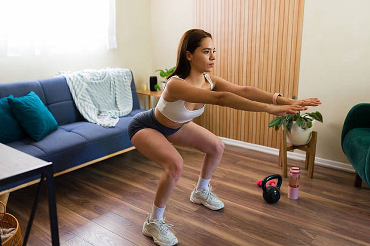 Las sentadillas ofrecen múltiples beneficios musculares. Las sentadillas ofrecen múltiples beneficios musculares.