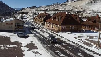 Habilitaron el Paso Cristo Redentor para todo tipo de vehículos tras las nevadas Habilitaron el Paso Cristo Redentor para todo tipo de vehículos tras las nevadas