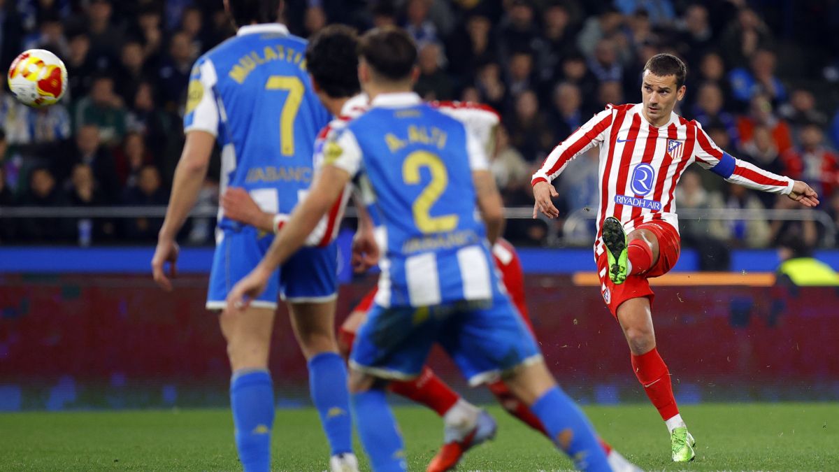 El zurdazo perfecto de Antoine Griezmann ya tom&oacute; vuelo se va a clavar en el &aacute;ngulo superior del palo izquierdo del arquero, para darle el triunfo al Atl&eacute;tico de Madrid.