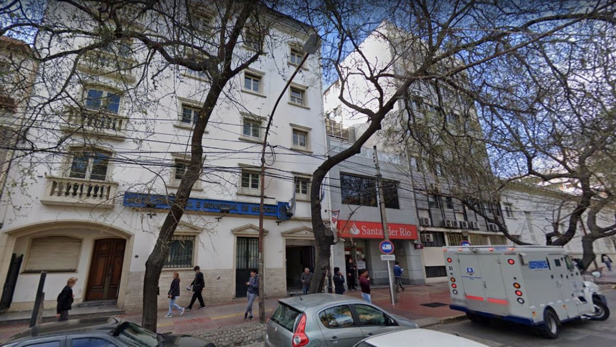 Sede de la Unión Comercial e Industrial e Mendoza (UCIM). Sede de la Unión Comercial e Industrial e Mendoza (UCIM).