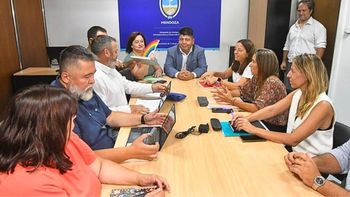 El Gobierno mejoró la oferta salarial al SUTE en paritarias y ahora los docentes definirán si aceptan El Gobierno mejoró la oferta salarial al SUTE en paritarias y ahora los docentes definirán si aceptan