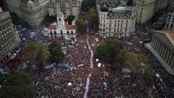 Masivo acto en Plaza de Mayo por el Día de la Memoria