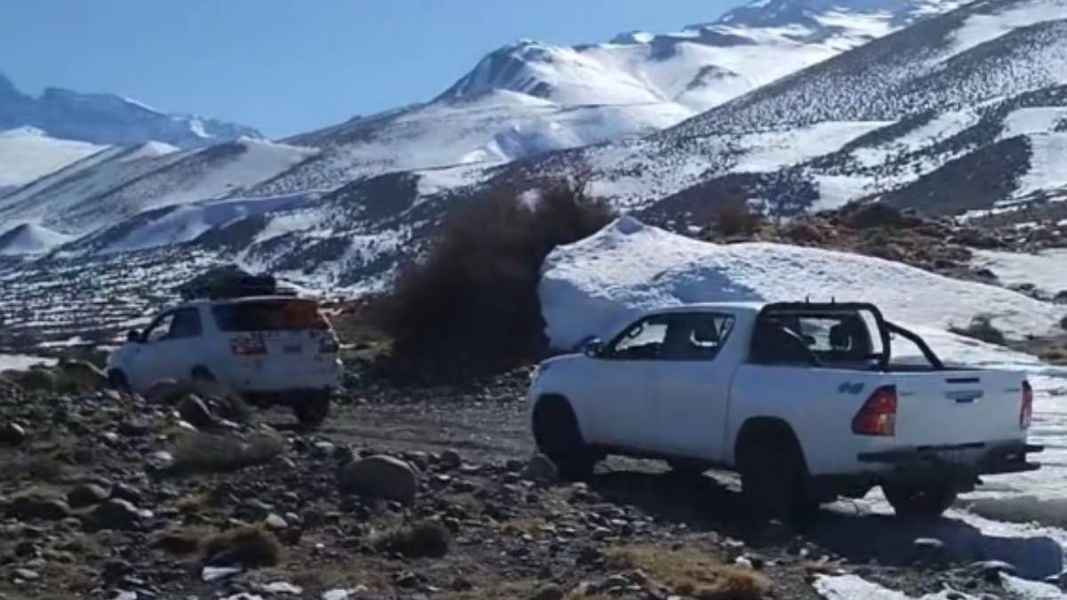La pareja recorrió 40 kilómetros hasta que se quedaron varados y regresaron caminando para pedir ayuda. La pareja recorrió 40 kilómetros hasta que se quedaron varados y regresaron caminando para pedir ayuda.