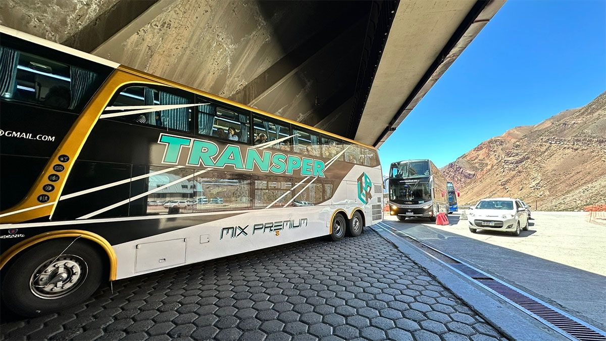 Durante el viernes pasaron por Horcones poco más de 6.000 personas en micros y vehículos particulares.