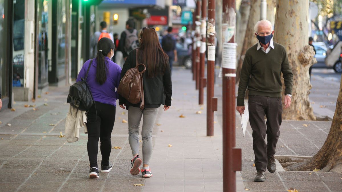 El número de casos de Covid en Mendoza sigue siendo alto pero con tendencia a la baja.