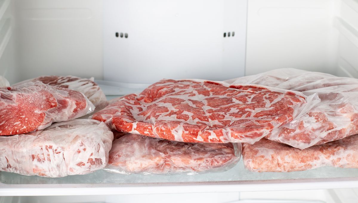 Descongelá la carne rápido: el método con dos utensilios de cocina que funciona