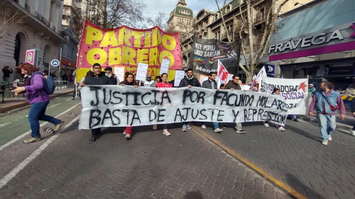 Hace poco más de 20 días el Polo Obrero marchó para pedir justicia por la muerte en Buenos Aires del militante Facundo Molares durante una marcha que fue reprimida por la policía.