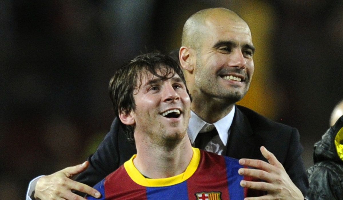 Pep Guardiola y Lionel Messi cuando los tiempos eran felices en el Barcelona. Hoy se enfrentan por Champions League