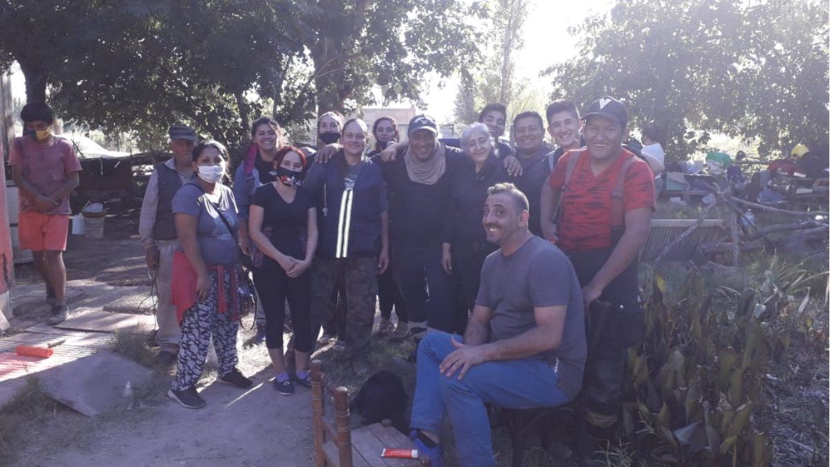 El trabajo en conjunto de la Asociación Corazones Solidarios y los Bomberos Voluntarios de Tupungato ayudó a salir de las más miserables condiciones de vida a los abuelos Ana María y Félix Fernández, de Colonia Segovia.