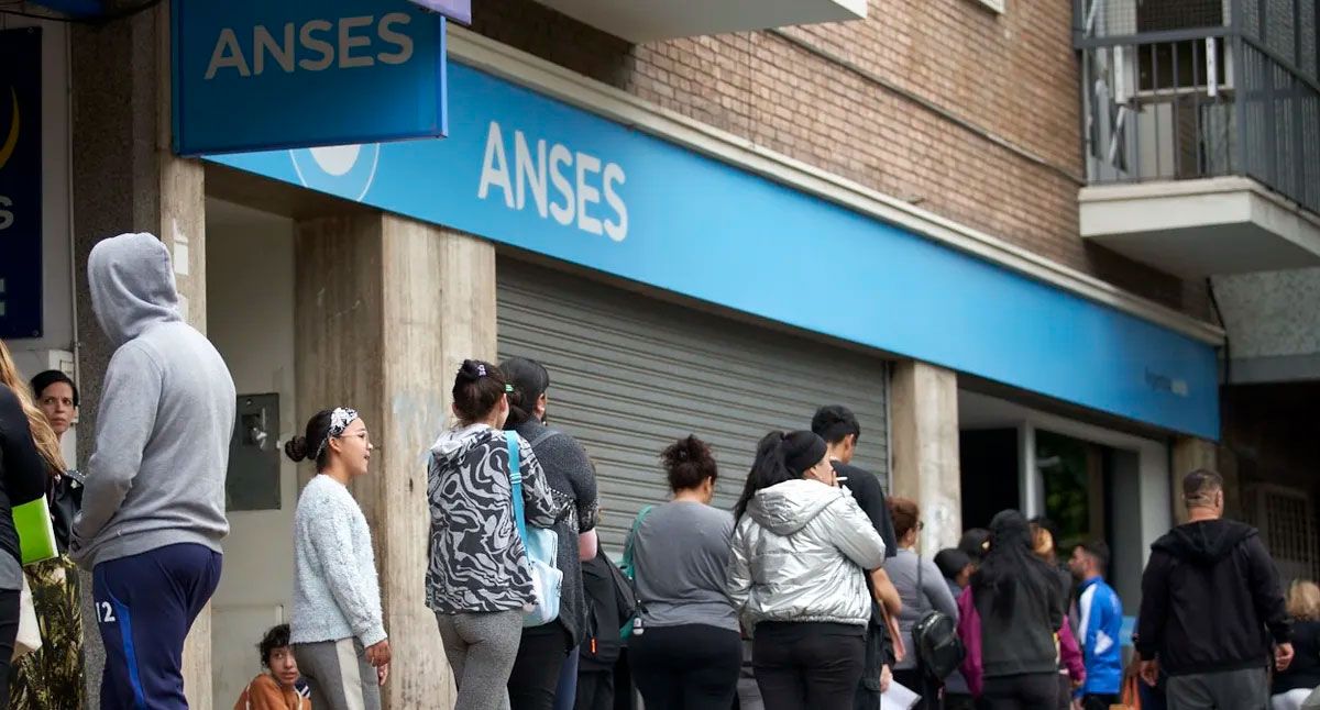 ANSES confirmó los tres grupos que van a cobrar el bono de $70.000 en junio