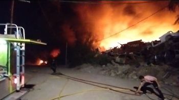 Por el incendio en la playa San Agustín, el intendente de Capital busca erradicarla y hacer viviendas
