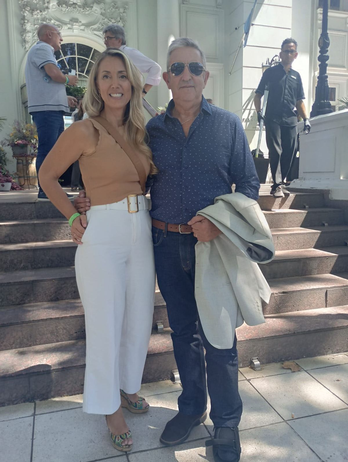 Natalia Obón junto a su pareja, el diputado nacional por Mendoza Julio Cobos.